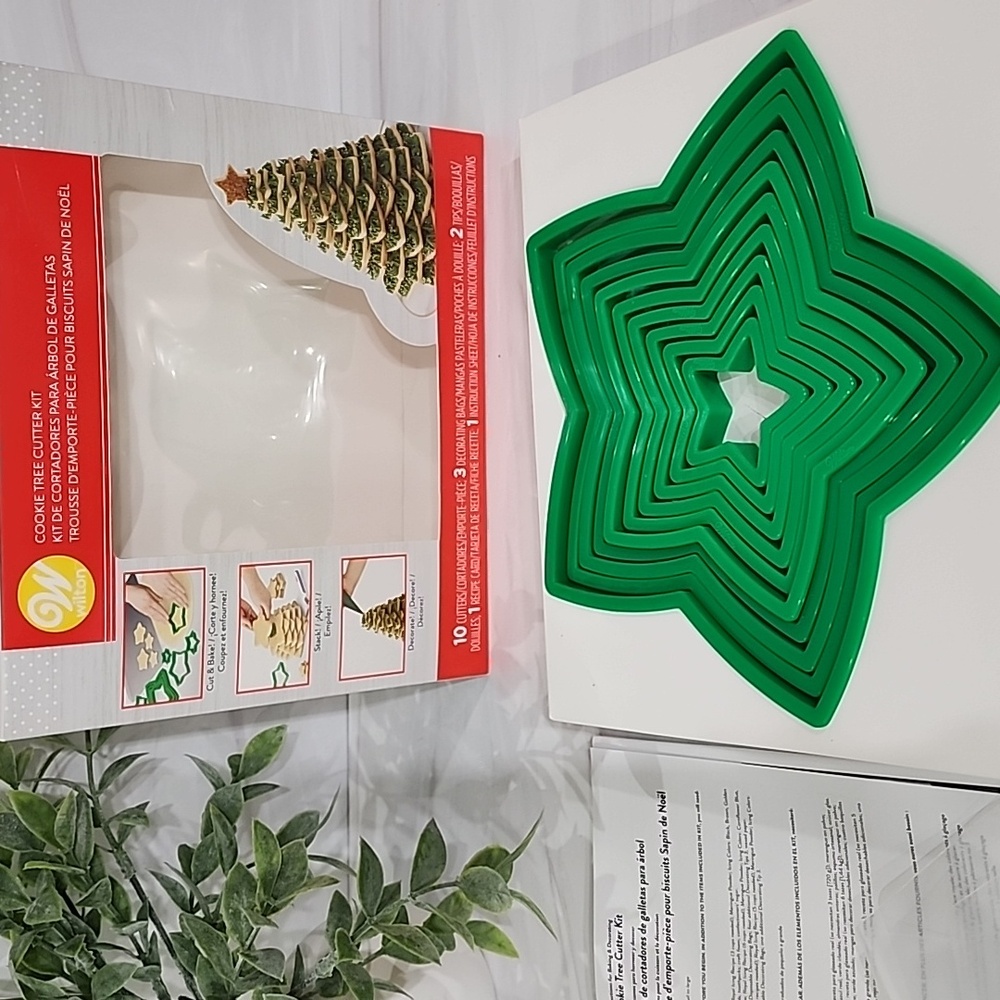 WILTON COOKIE TREE CUTTER KIT